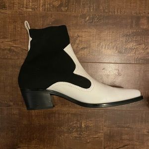 Black and white western style booty